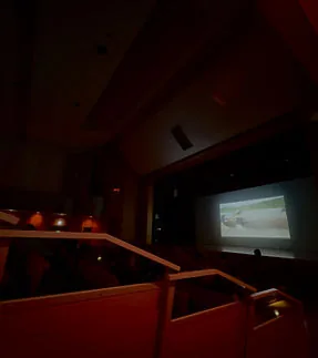 大ホールでの上映会